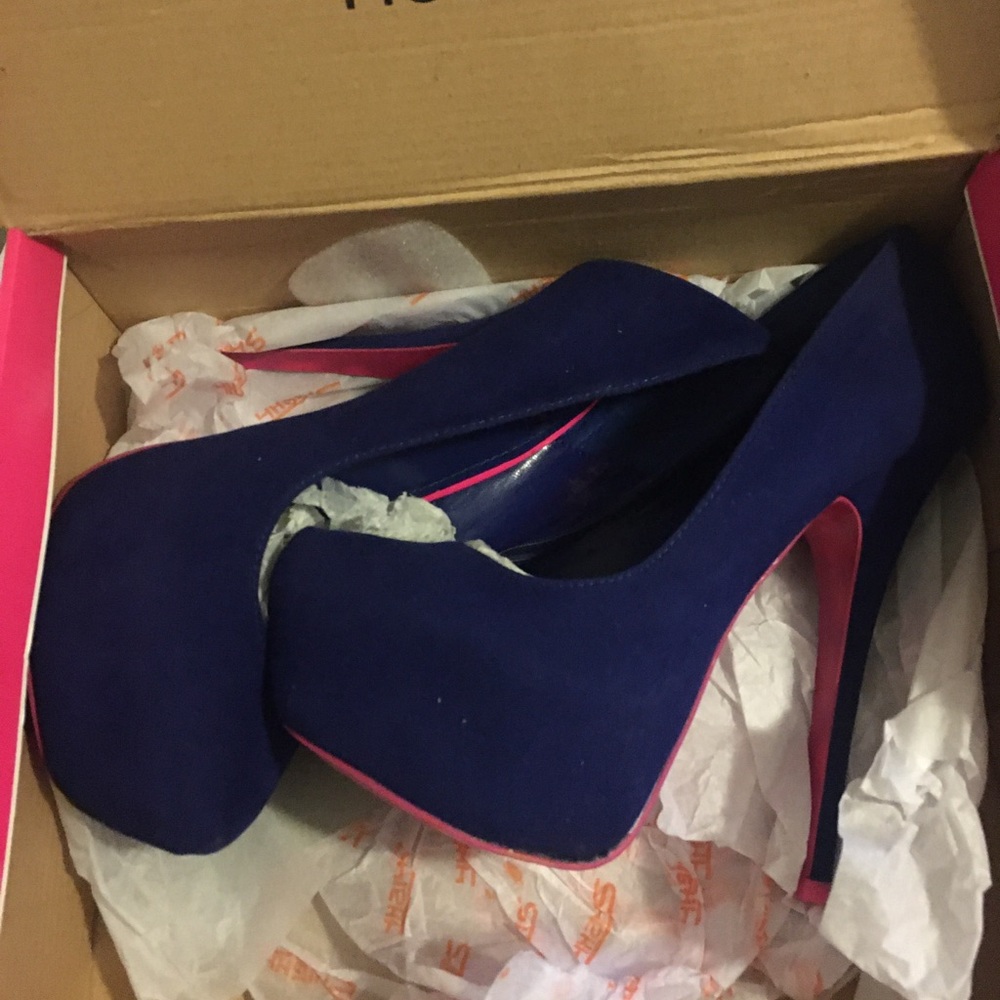 Stilettos - Picture 4 of 4